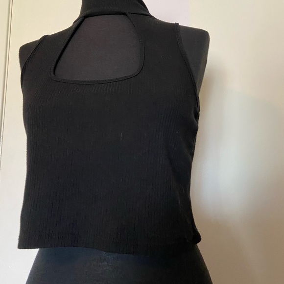 Turtleneck Cutout Ribbed Crop Top - Picture 3 of 6